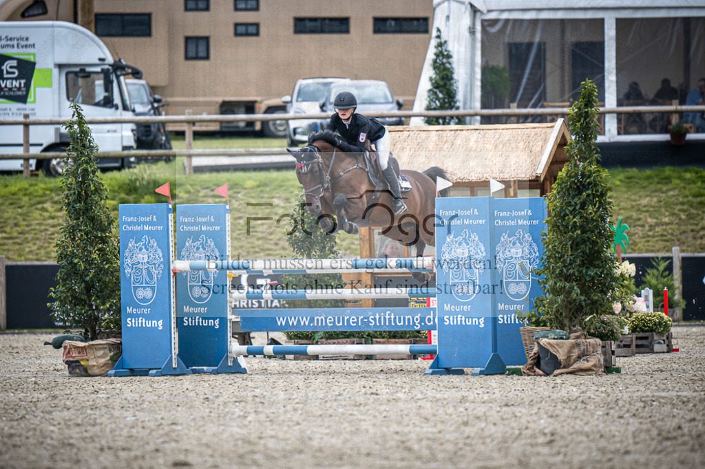DOS_4954 | Entdecke hochwertige Reitturnierfotos von Foto Oger. Professionell, emotional und authentisch – jetzt Lieblingsmomente im Shop bestellen.Deutschlandweite Turnierfotografie. - Realisiert mit Pictrs.com