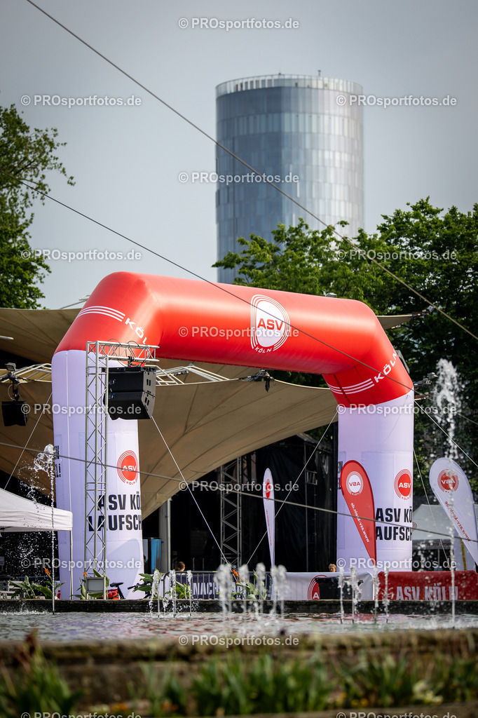 21. ASV Nachtlauf; Koeln, 08.05.24 | Impressionen vom 21. ASV Nachtlauf am 08.05.24 am Tanzbrunnen in Koeln. Foto: BEAUTIFUL SPORTS/Axel Kohring
