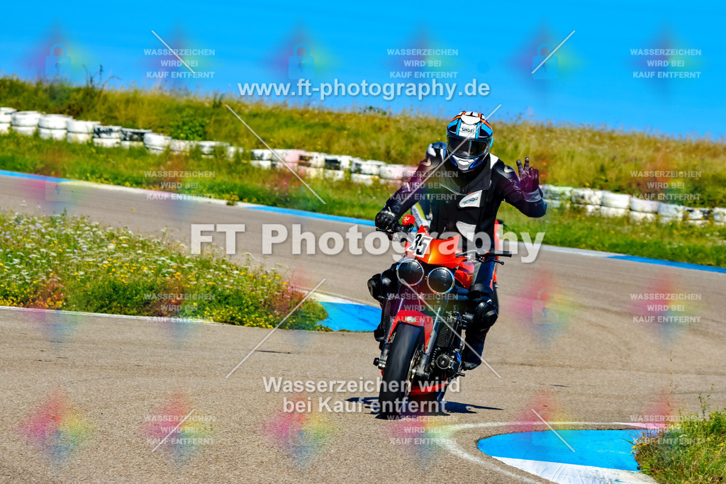 035-2264 | Hier findet Ihr Bilder von Touristenfahrten auf der Nürburgring Nordschleife oder von anderen Veranstaltungen die ich besucht habe. Viel Spass beim Durch Schauen 