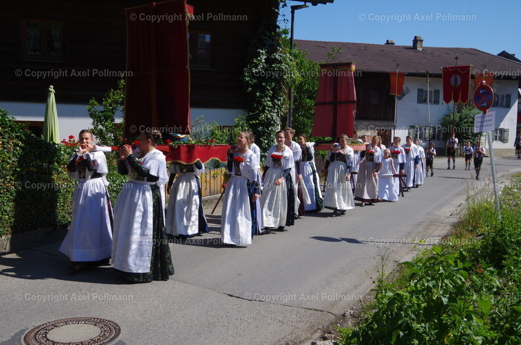 IMGP5505 | fotografiert von Axel PollmannLeonhardi Wallfahrt Benediktbeuern und Murnau, Fronleichnam, Fasching, Landschaft im Loisachtal und Benediktbeuern  - Realisiert mit Pictrs.com