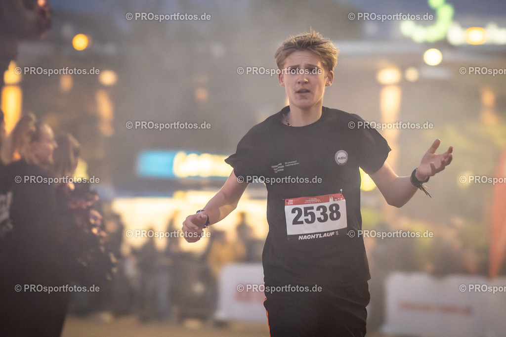 23. ASV Nachtlauf; Koeln, 13.05.26 | Impressionen vom 23. ASV Nachtlauf am 13.05.26 am Tanzbrunnen in Koeln. Foto: BEAUTIFUL SPORTS/Axel Kohring