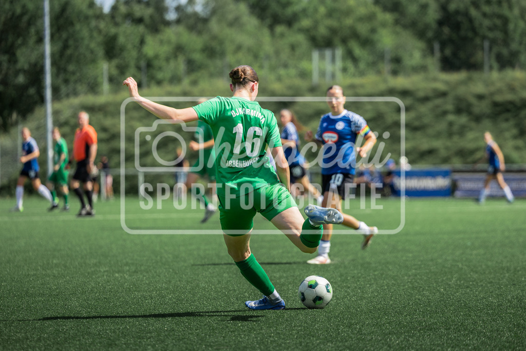 Fußball I Frauen I Freundschaftsspiel I DJK Arminia Ibbenbüren - DSC Arminia Bielefeld I 14814 | Frieda Stockmann (16, DJK Arminia Ibbenbüren) - Realisiert mit Pictrs.com