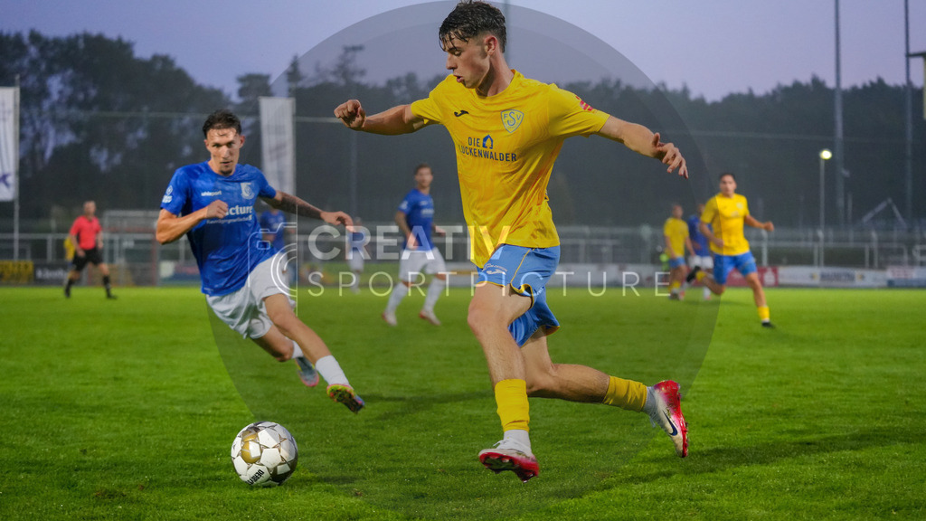 Fußball, Herren, Saison 2025/2026, Regionalliga Nordost, 6. Spieltag, FSV 63 Luckenwalde vs. VSG Altglienicke, Freitag 28.08.2025, Werner-Seelenbinder-Stadion Luckenwalde | Fußball, Herren, Saison 2025/2026, Regionalliga Nordost, 6. Spieltag, FSV 63 Luckenwalde vs. VSG Altglienicke, Freitag 28.08.2025, Werner-Seelenbinder-Stadion Luckenwalde, Im Bild: Tim Maciejewski (Luckenwalde) - Realisiert mit Pictrs.com