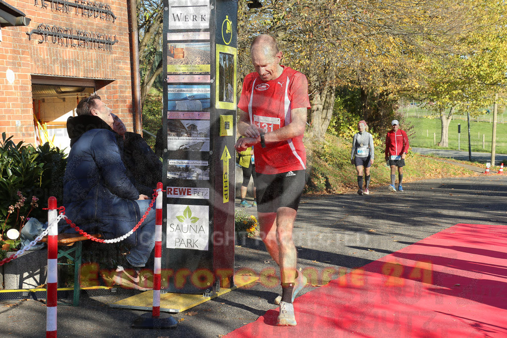 221113_1259_EX1_9375 | Sportfotografie im Rhein-Sieg Kreis, Köln, Bonn, NRW, Rheinland Pfalz, Hessen, etc. Unser Tätigkeitsfeld umfasst den Laufsport vom Volkslauf über den Marathon, Duathlon, Triathon bis zum Ultralauf wie Kölnpfad Ultra oder Schindertrail.