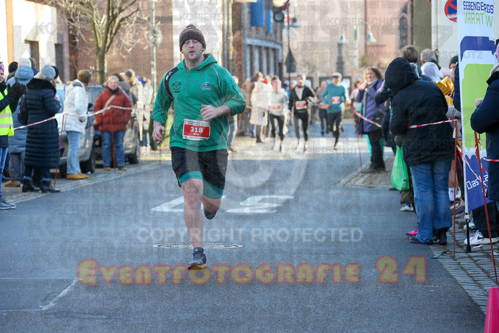 241201_1237_EX1_2914 | Sportfotografie im Rhein-Sieg Kreis, Köln, Bonn, NRW, Rheinland Pfalz, Hessen, etc. Unser Tätigkeitsfeld umfasst den Laufsport vom Volkslauf über den Marathon, Duathlon, Triathon bis zum Ultralauf wie Kölnpfad Ultra oder Schindertrail.