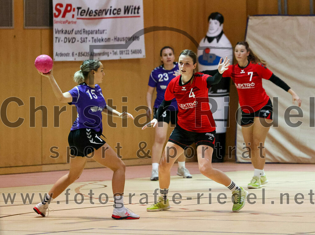 2022-11-05_095_SpVgg_Altenerding_gegen_SpVgg_Erdweg | Erding, Deutschland, 05.11.2022:
Handball, Bezirksoberliga Frauen Altbayern 2022 / 2023, 3. Spieltag, SpVgg Altenerding gegen SpVgg Erdweg, Endergebnis: 27:16

Lena Prem (SpVgg Altenerding, #15), Anna-Katharina Luca (SpVgg Erdweg, #4)

Foto: Christian Riedel / fotografie-riedel.net