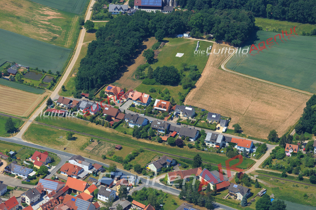 Luftbild von Wingersdorf Frensdorf - Luftaufnahme wurde 2015 von https://frankenair.de mittels Flugzeug (keine Drohne) erstellt - die Geschenkidee