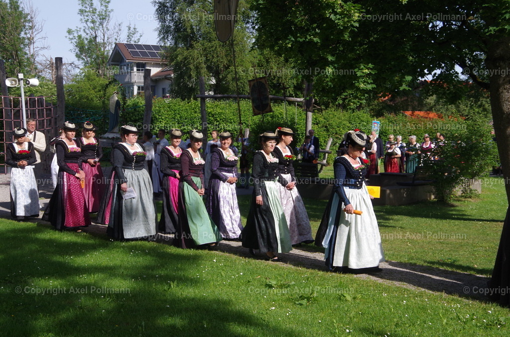 IMGP4872 | fotografiert von Axel PollmannLeonhardi Wallfahrt Benediktbeuern und Murnau, Fronleichnam, Fasching, Landschaft im Loisachtal und Benediktbeuern  - Realisiert mit Pictrs.com