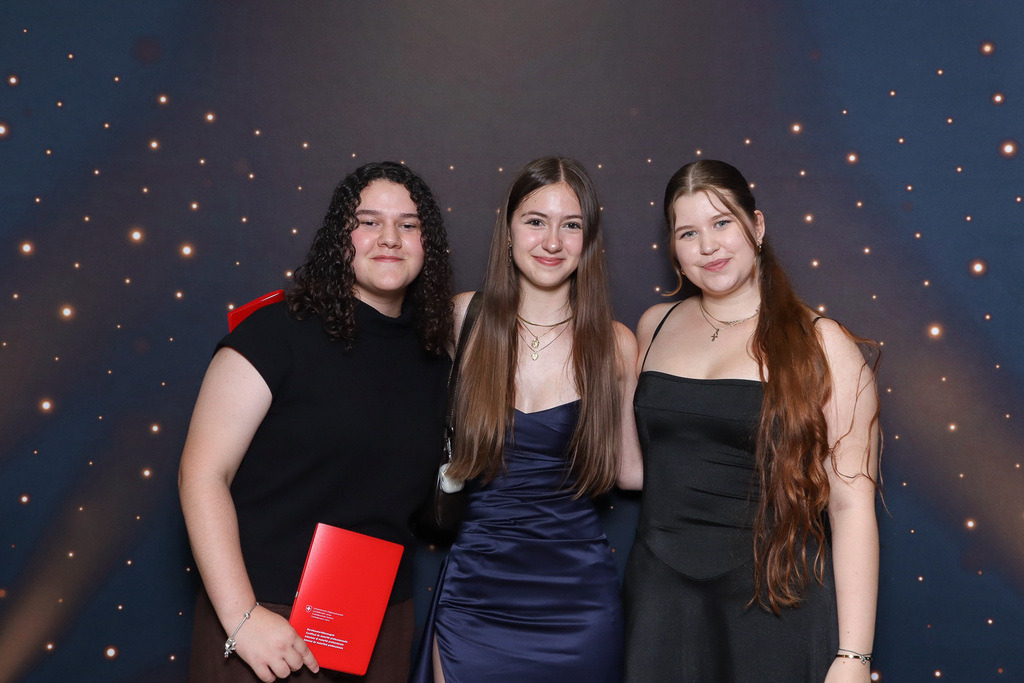 ZD260628112736-22 | Fotoshop von zweidimensional Fotografie. Ihr Fotograf im Aargau. Abzüge von Ihrem Fotobox Event bestellen.Abzüge von Ihrem Hochzeit bestellen.Abzüge von Ihrem Schulfotograf bestellen.
