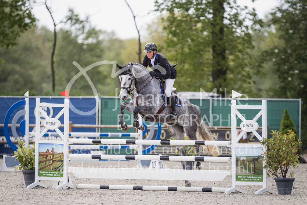 230516_Mühlen_03SprPf-A-355 | Deine schönsten Turniermomente als professionelle Fotos! Entdecke hochwertige Pferdesport-Fotografie im Online-Shop. Jetzt Fotos finden & bestellen!