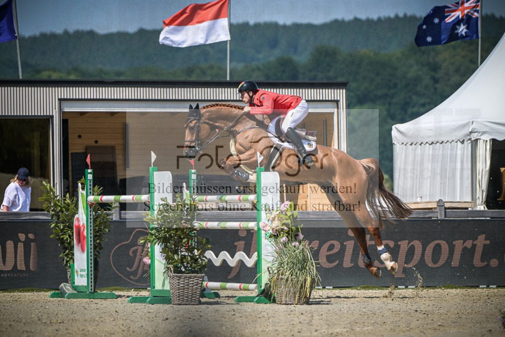 DOS_6203 | Entdecke hochwertige Reitturnierfotos von Foto Oger. Professionell, emotional und authentisch – jetzt Lieblingsmomente im Shop bestellen.Deutschlandweite Turnierfotografie. - Realisiert mit Pictrs.com