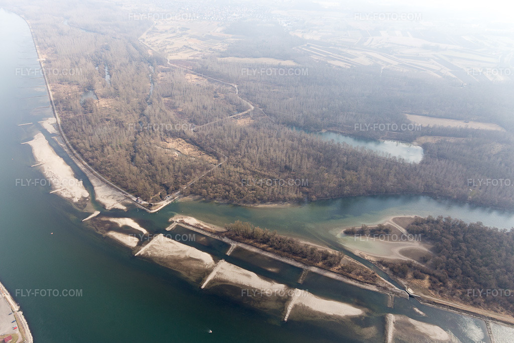Aerial view: View of the town in Lauterbourg in the state Bas-Rhin, France. – Photo: IMG_096941.jpg taken on 02/19/2017 by Werner Riehm/FLY-FOTO.com – Resolution of the original: 5301 x 3534 px