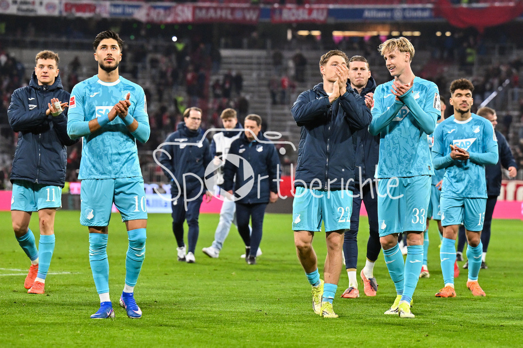 FC Bayern München - TSG 1899 Hoffenheim | MUNICH, GERMANY - 08. FEBRUARY: die Spieler der Gäste bedanken sich bei den mitgereisten Fans aus Sinsheim nach dem Bundesligamatch zwischen dem FC Bayern München und der TSG 1899 Hoffenheim am 21. Spieltag in der Allianz Arena / DFL REGULATIONS PROHIBIT ANY USE OF PHOTOGRAPHS AS IMAGE SEQUENCES AND/OR QUASI-VIDEO - Muhammed DAMAR (TSG Hoffenheim 10), Alexander PRASS (TSG Hoffenheim 22), Max MOERSTEDT (TSG 1899 Hoffenheim 33)