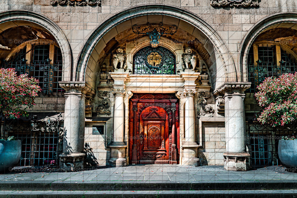 Rathausportal | Kaufen sie online außergewöhnliche Fotografien auf Leinwand Acrylglas Fotoprint Aludibond von holgerweigeltfotografie - Realisiert mit Pictrs.com