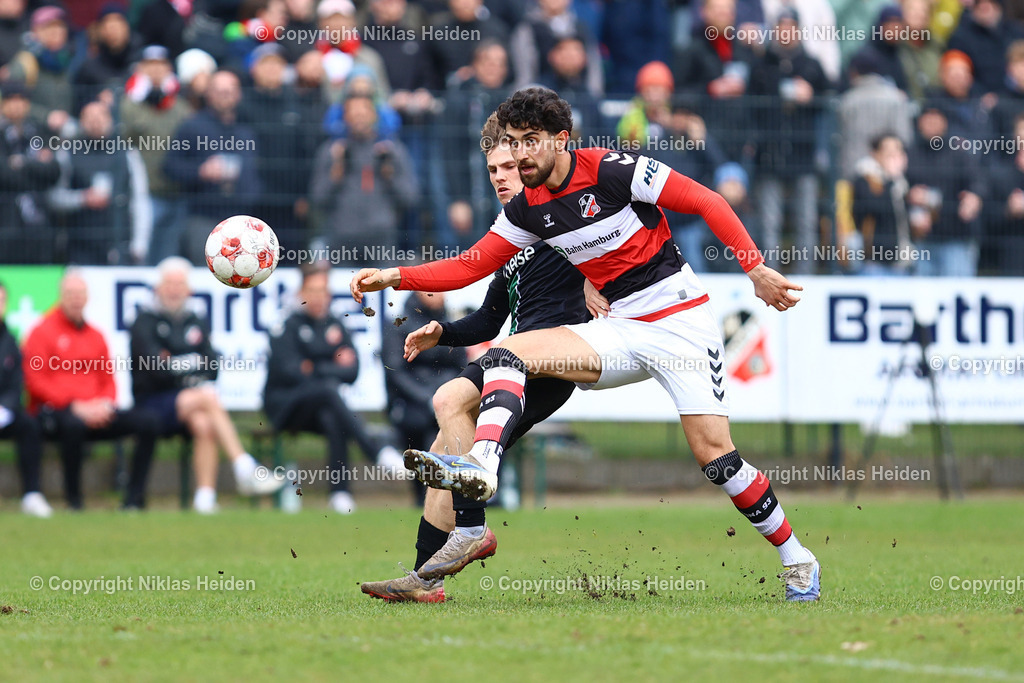 NH_Altona93_Hannover96U23_RegionalligaNord_28032026 | #2 Deniz Hasan Yilmaz (Altona 93), #27 Tom Hobrecht (Hannover 96 U23)Fußball I Herren I Regionalliga Nord I Saison 2025-2026 I 28. Spieltag I Altona 93 - Hannover 96 U23 I 26.03.2026 I Adolf-Jäger-Kampfbahn