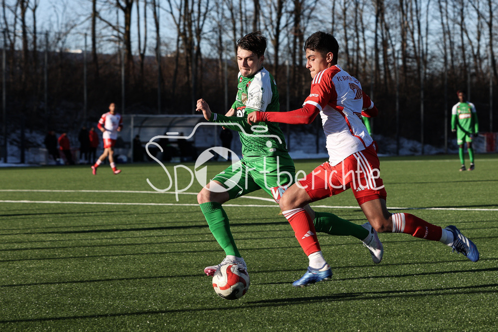 FC Bayern Amateure - SC Austria Lustenau | Leo Maetzler (SCA #5) im Duell mit Matteo PEREZ VINLOEF (FCB #3) / Zweikampf