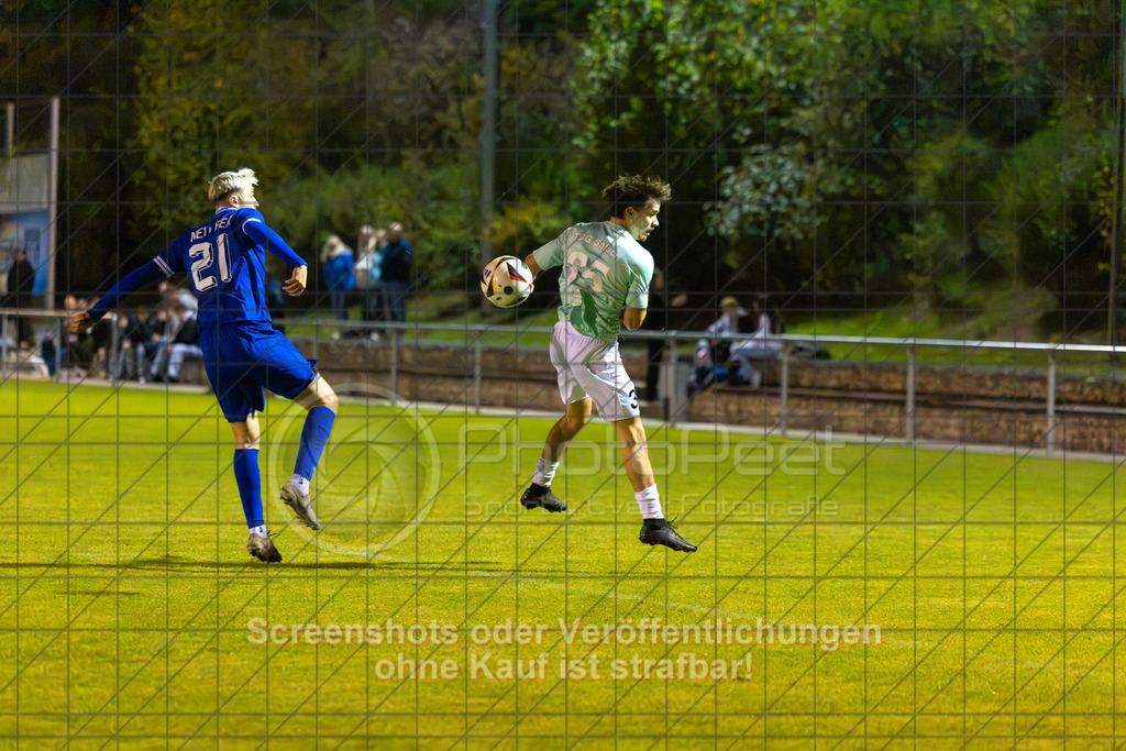 20261015_195547_0073_(c)_by_PhotoPeet | #,TSG Salach (türkis) vs. VfB Neuffen (blau), Fußball, Bezirksliga - Bezirk Neckar/Fils, 08. Spieltag, Saison 2026/2027, Rasensportplatz, Staufenecker Straße, 73084 Salach, 15.10.2026 - 19:30 Uhr,Foto: PhotoPeet / Sport- &amp; Eventfotografie / Peter Harich