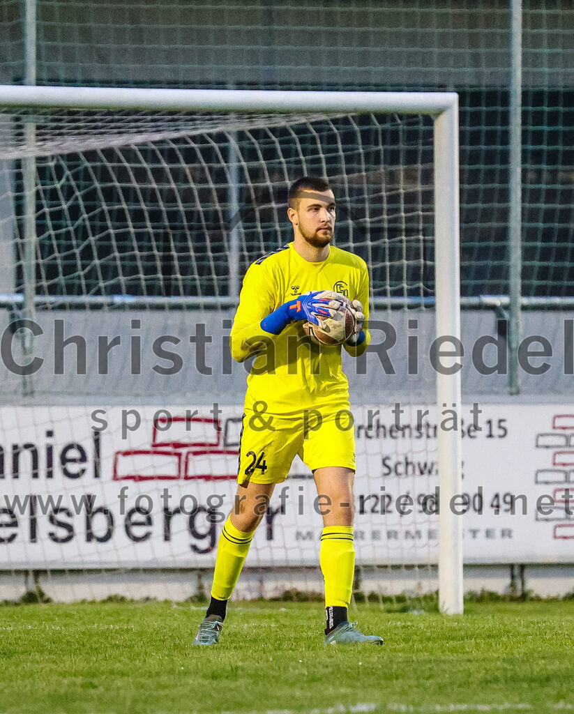 2024-04-05_068_FC_Schwaig_gegen_SV_Pullach | Oberding, Deutschland, 05.04.2024:
Fußball, Landesliga Südost 2023 / 2024, 28. Spieltag, FC Schwaig gegen SV Pullach, Endergebnis: 2:0

Torwart Maximilian Hug (FC Schwaig, #24)

Foto: Christian Riedel / fotografie-riedel.net