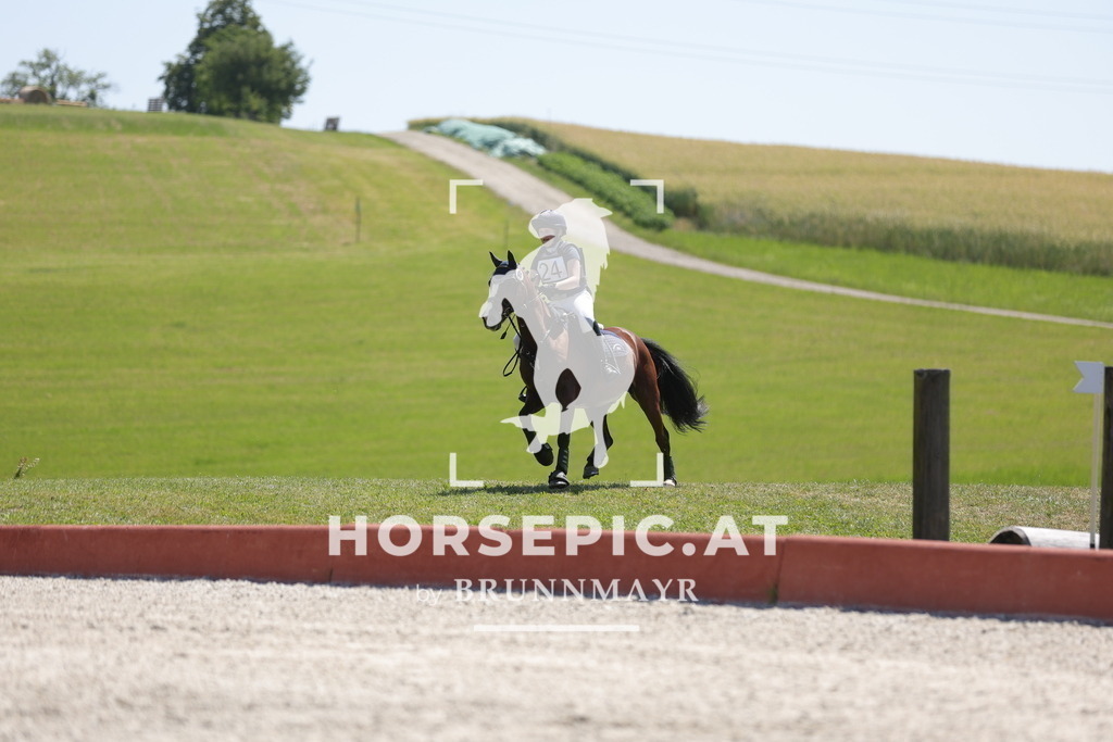 0P6A3512 | Willkommen bei Brunnmayr - Design & Fotografie – Ihrem Spezialisten für Reitturniere und Pferdeveranstaltungen in Oberösterreich, Salzburg und Bayern! Seit über 17 Jahren sind wir leidenschaftlich dabei.