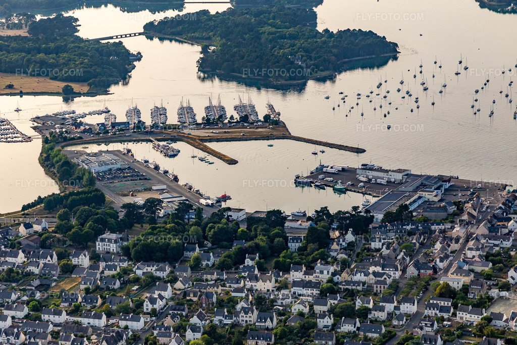 Aerial view: Marina - Port de Plaisance in Loctudy in the state Finistere, France. – Photo: IMG_132495.jpg taken on 06/17/2022 by Werner Riehm/FLY-FOTO.com – Resolution of the original: 5472 x 3648 px – Guide du Port - Services aux plaisanciers en Bretagne
