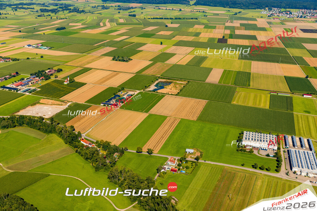 Luftaufnahme von Pleß - Die Luftaufnahme wurde 2025 vom UL-Flugzeug heraus erstellt ( keine Drohne ) - Hochauflösende Luftaufnahme - für professionelle Ausdrucke geeignet. Die Geschenkidee !Mit Lizenz und Bildrechte bestellbar