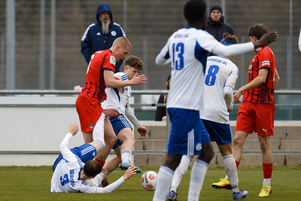 20260412-FCHS04_219 | 1.FC Heidenheim 1846 vs. FC Schalke 04, Fußball, U19, A-Junioren, NWL, U19-DFB-Nachwusliga, 2025/2026, 8. Spieltag, 12.04.2026 in Heidenheim, Walter-Birkhold-Jugendstadion (Foto: Michael Bulling) - Realisiert mit Pictrs.com