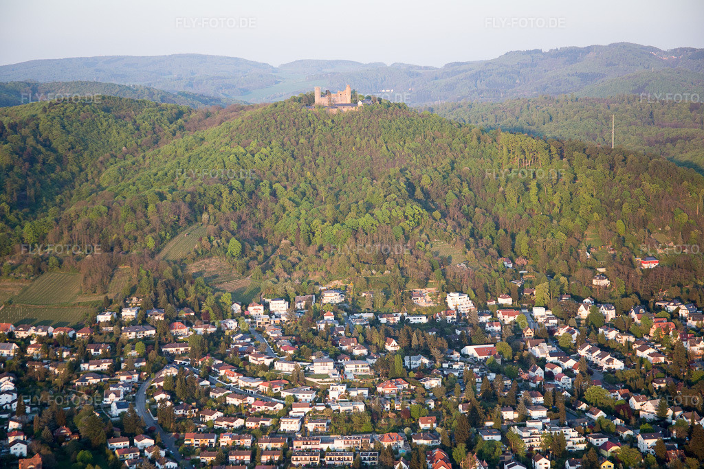 Luftbild: Ortsansicht der Straßen und Häuser der Wohngebiete im Ortsteil Auerbach in Bensheim im Bundesland Hessen in Deutschland. Foto: IMG_077849.jpg vom 23.04.2015 durch Werner Riehm/FLY-FOTO.de
