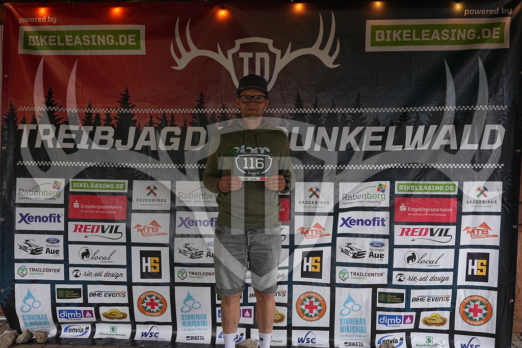 A1_09430 | Fotogalerie der Treibjagd im Dunkelwald - Dein MTB Etappenrennen im Erzgebirge - Realisiert mit Pictrs.com