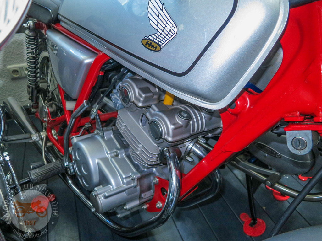 MopedmuseumNeumühl_151023_055 | Bildergalerie von Sport-Ereignissen aber auch von weiteren spannenden Dingen - nicht nur vom Niederrhein. In Anlehnung an den bekannten Spruch von Hanns Dieter Hüsch heißt das Motto: "Niederrhein ist überall".  - Realisiert mit Pictrs.com