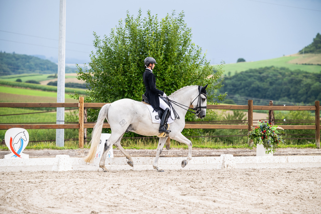 Luxembourg Dressage Championship 2025 - Senior League B | Luxembourg Dressage Championship 2025 - Sarah Scheuermann on Habilidoso - Realisiert mit Pictrs.com