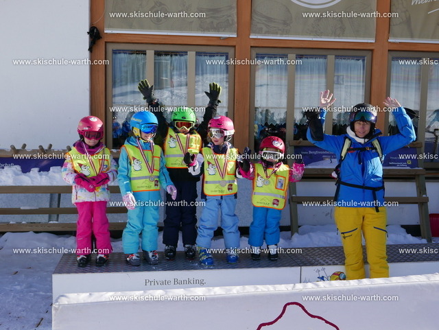 Gruppe Brigitte Siegerehrung | Photos von der Skischule Warth - Realisiert mit Pictrs.com