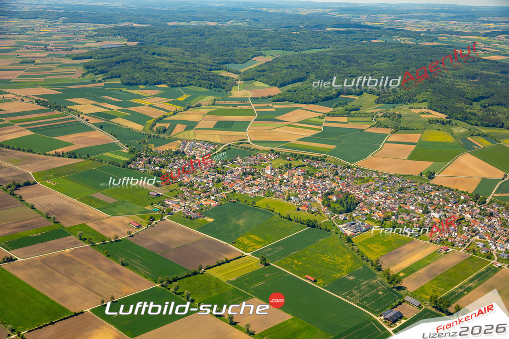 Luftaufnahme der Stadt Tapfheim - Die Luftaufnahme wurde 2025 vom UL-Flugzeug heraus erstellt ( keine Drohne ) - Hochauflösende Luftaufnahme - für professionelle Ausdrucke geeignet. Die Geschenkidee !Mit Lizenz und Bildrechte bestellbar