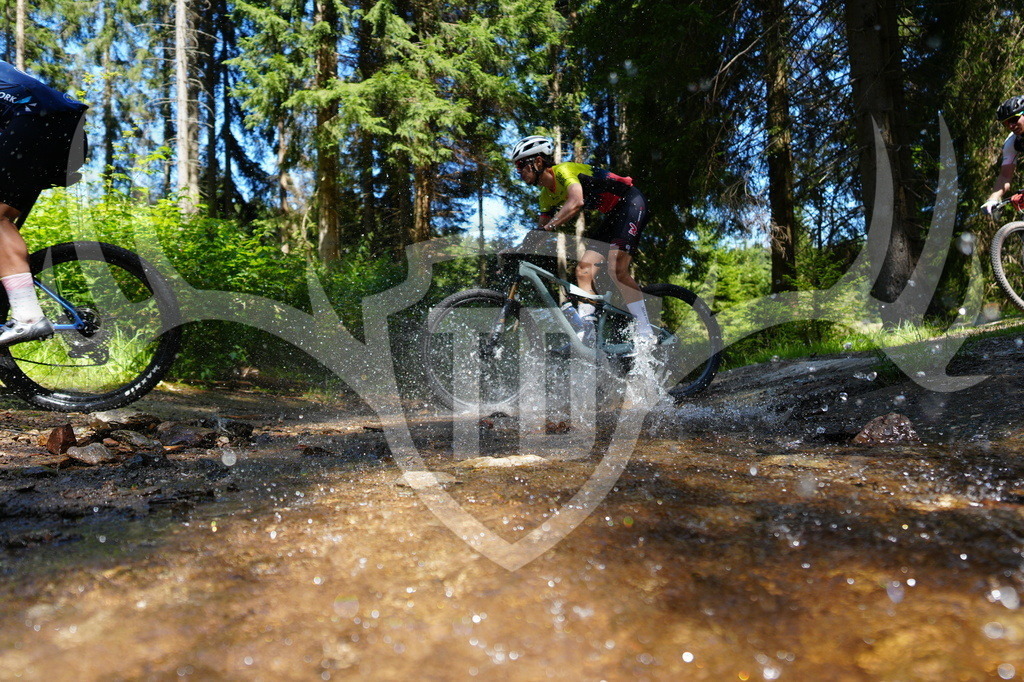 FC604710 | Fotogalerie der Treibjagd im Dunkelwald - Dein MTB Etappenrennen im Erzgebirge - Realisiert mit Pictrs.com