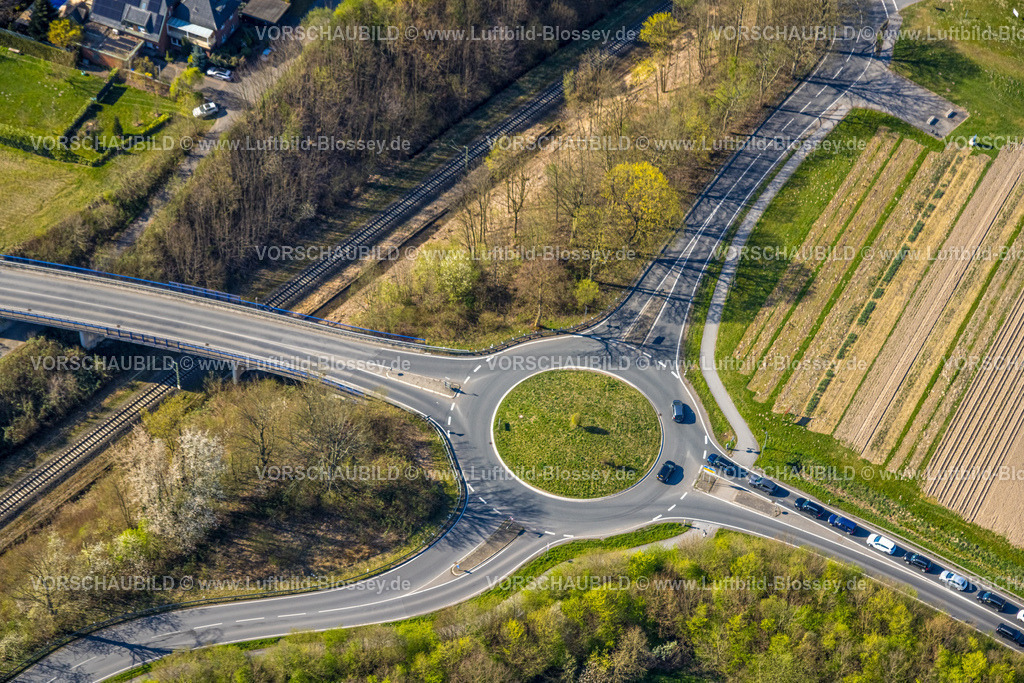 Werne250403449 | Luftbild, Kreisverkehr Capeller Straße, Brücke über Bahngleise, Werne, Ruhrgebiet, Nordrhein-Westfalen, Deutschland