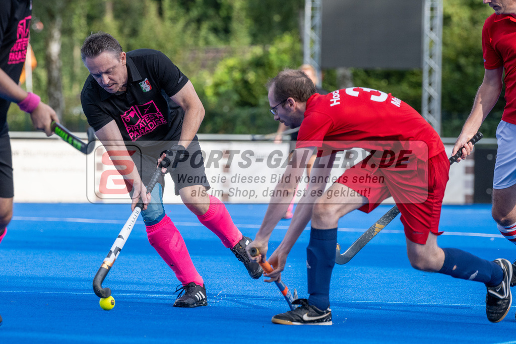 SFE_20240817_0212 | Krefeld, Deutschland, 17.08.2024:  European Cup for Recreational Hockey Players im KTHC Stadion Rot-Weiss Köln Tennis and Hockey Club am 17.08.2024 in Krefeld, Deutschland. (Foto von Stephan Fehrmann)Krefeld, Germany, 17.08.2024: European Cup for Recreational Hockey Players in KTHC Stadion Rot-Weiss Köln Tennis and Hockey Club at 17.08.2024 in Krefeld, Deutschland. (Foto from Stephan Fehrmann)