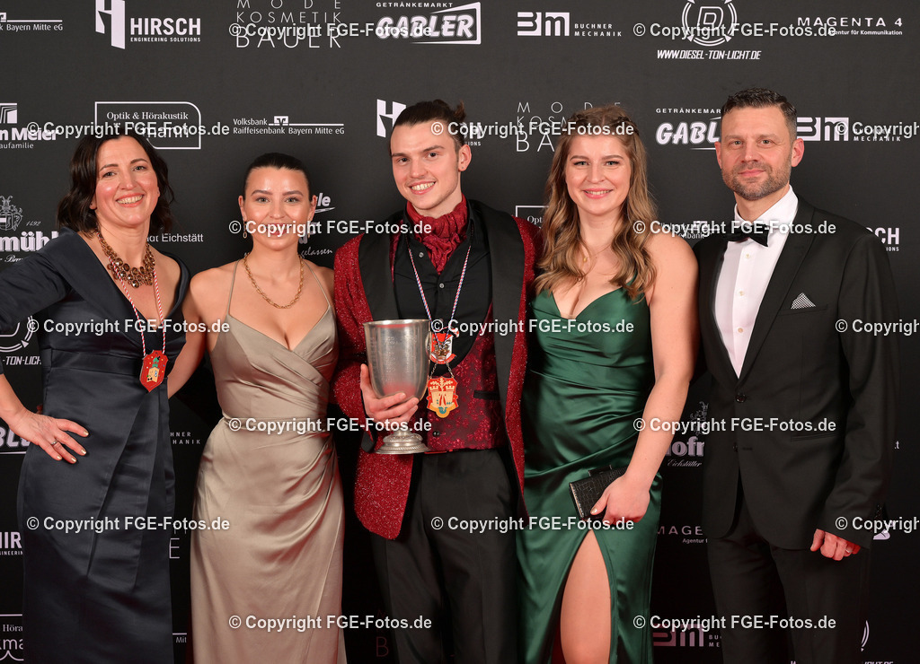 20240113-fge-fotos-0039 | Eröffnungsball der FGE am 13.01.2024 im Alten Stadttheater in Eichstätt. - Realisiert mit Pictrs.com