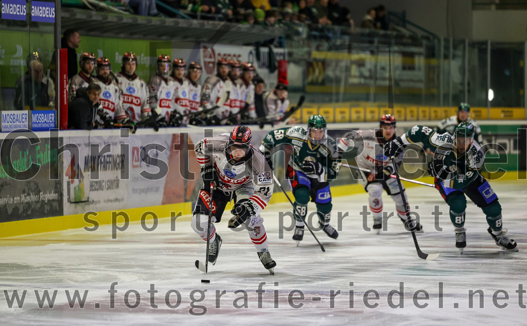 2025-12-14_033_TSV_Erding_gegen_ECDC_Memmingen_Indians | Erding, Deutschland, 14.12.2025:Eishockey, Oberliga Süd 2025 / 2026, 26. Spieltag, TSV Erding gegen ECDC Memmingen Indians, Endergebnis: 1:2Foto: Christian Riedel / fotografie-riedel.net