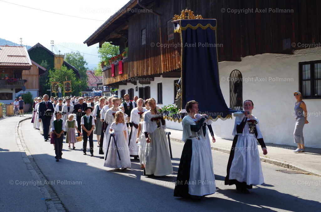 IMGP3868 | fotografiert von Axel PollmannLeonhardi Wallfahrt Benediktbeuern und Murnau, Fronleichnam, Fasching, Landschaft im Loisachtal und Benediktbeuern  - Realisiert mit Pictrs.com