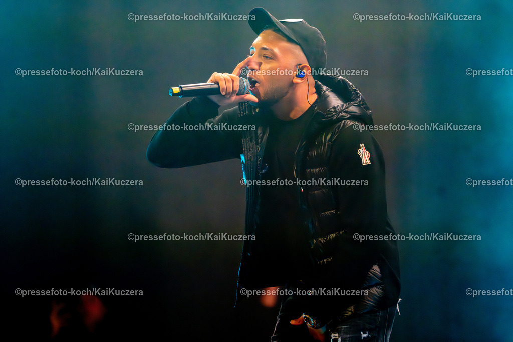 KKU21122401002 | 21.12.2024, xkkux, Düsseldorf, Mitsubishi Electric HALLE, Der Rapper Bobby Vandamme performt bei der GoodFellas Tour 2024