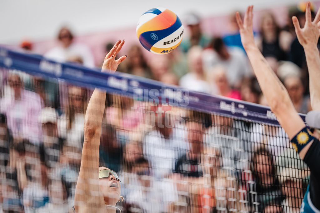 Beachvolleyball | Frauen | German Beach Tour 2024 | Tourstop Düsseldorf | 19.05.2024 | Janne Uhl beim Angriff