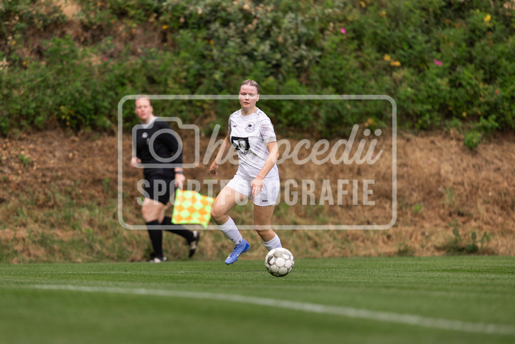 Fußball I Frauen I Testspiel I SpVg Aurich - DJK Arminia Ibbenbüren I 15398 | realhellocedii - Realisiert mit Pictrs.com