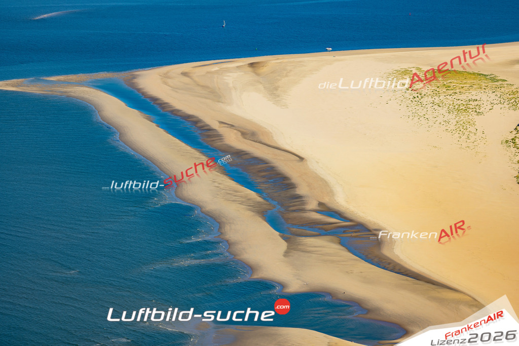 Aktuelles Luftbild von schöner Oststrand Baltrum - Die Luftaufnahme wurde 2022 mittels UL-Flugzeug erstellt ( keine Drohne ) - hochauflösende Kamera-Systeme von  Canon -Beste Qualität - Für grossformatige Ausdrucke geeignet. Die Geschenkidee !