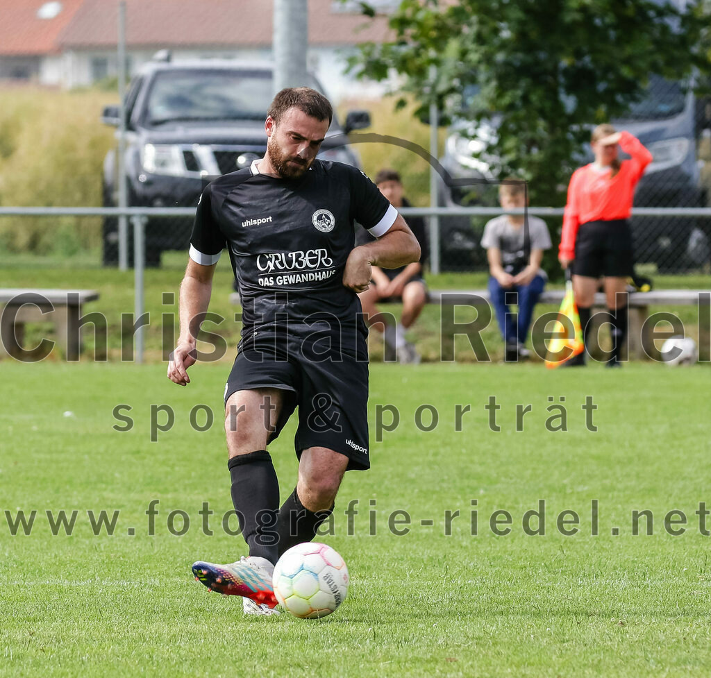 2023-07-02_100_SV_Walpertskirchen_gegen_FC_Herzogstadt | Walpertskirchen, Deutschland, 02.07.2023:
Fußball, Kreisliga 2023 / 2024, Testspiel, SV Walpertskirchen gegen FC Herzogstadt, Endergebnis: 

Christoph Greckl (FC Herzogstadt, #5)

Foto: Christian Riedel / fotografie-riedel.net