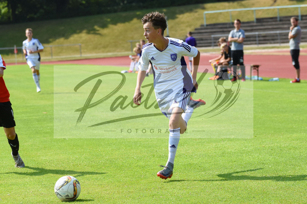 20180722_OSNCAL_0002 | Fußball, C-Junioren :   beim Testspiel zwischen VfL Osnabrück U15 vs. JFV Calenberger Land U15 am 22.07.2018 im Sportpark Illoshöhe in Osnabrück, Deutschland.(Foto von Nico Paetzel) - Realisiert mit Pictrs.com