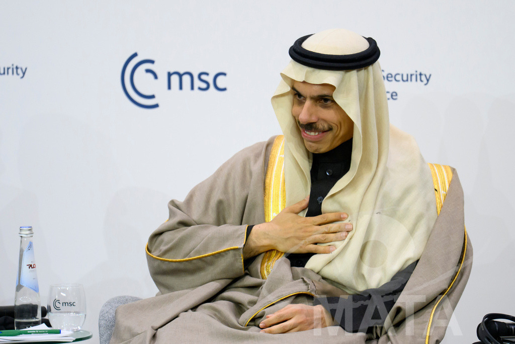 _DWA4990 | MATA IndoCon - Realized with Pictrs.com