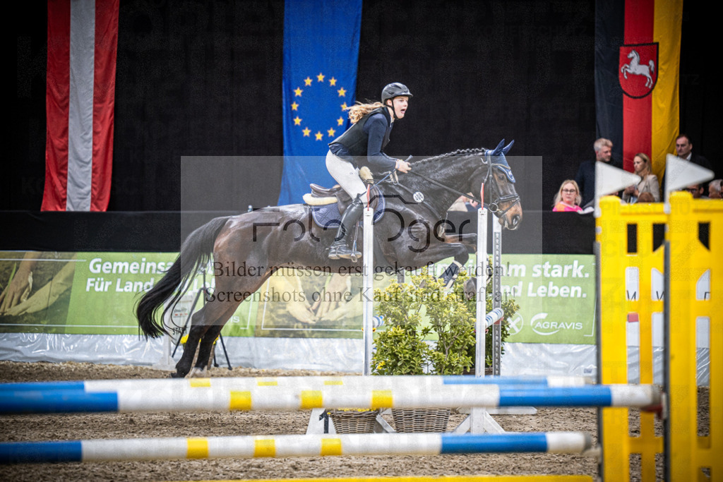 DOS_3031 | Entdecke hochwertige Reitturnierfotos von Foto Oger. Professionell, emotional und authentisch – jetzt Lieblingsmomente im Shop bestellen.Deutschlandweite Turnierfotografie. - Realisiert mit Pictrs.com