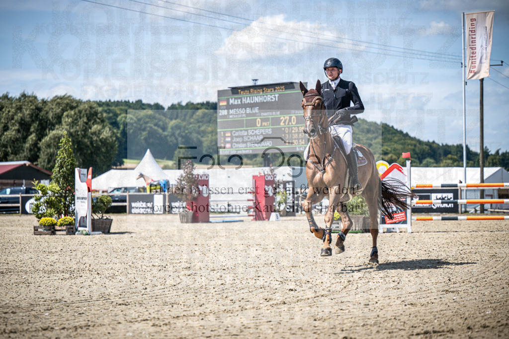 DOS_3352 | Entdecke hochwertige Reitturnierfotos von Foto Oger. Professionell, emotional und authentisch – jetzt Lieblingsmomente im Shop bestellen.Deutschlandweite Turnierfotografie. - Realisiert mit Pictrs.com