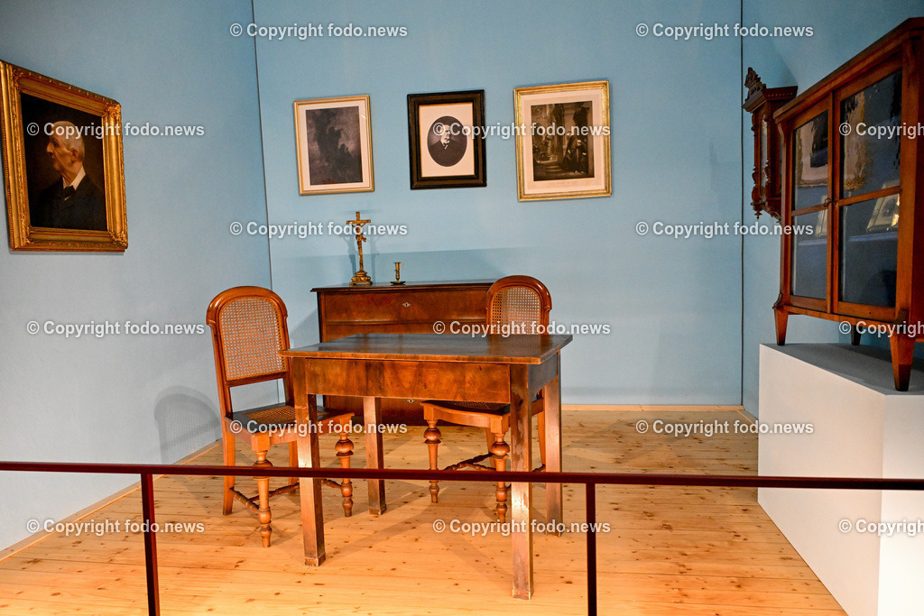 Eroeffnung der Ausstellung_ wie alles begann. Bruckners Visionen_ 02.05.2024-12 | 02.05.2024, St. Florian, AUT, Augustiner Chorherrenstift St. Florian, im Bild Eroeffnung der Ausstellung, wie alles begann. Bruckners Visionen
Schreibzimmer des Anton Bruckner