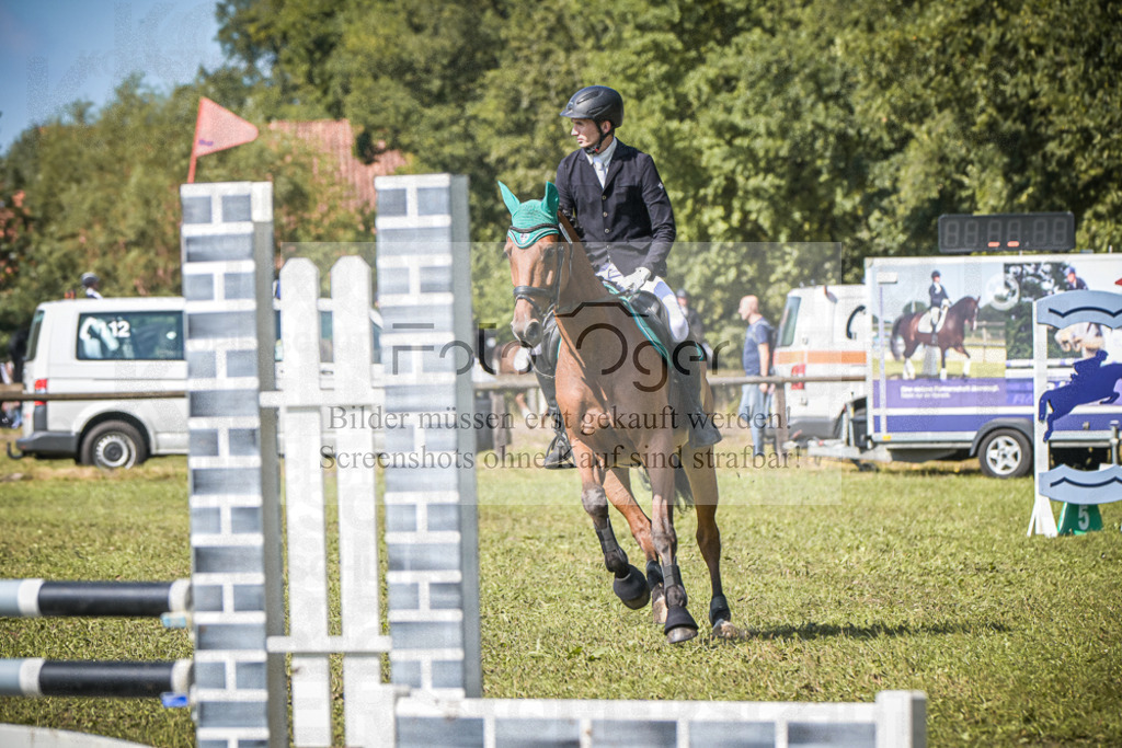 DOS_0242 | Entdecke hochwertige Reitturnierfotos von Foto Oger. Professionell, emotional und authentisch – jetzt Lieblingsmomente im Shop bestellen.Deutschlandweite Turnierfotografie. - Realisiert mit Pictrs.com
