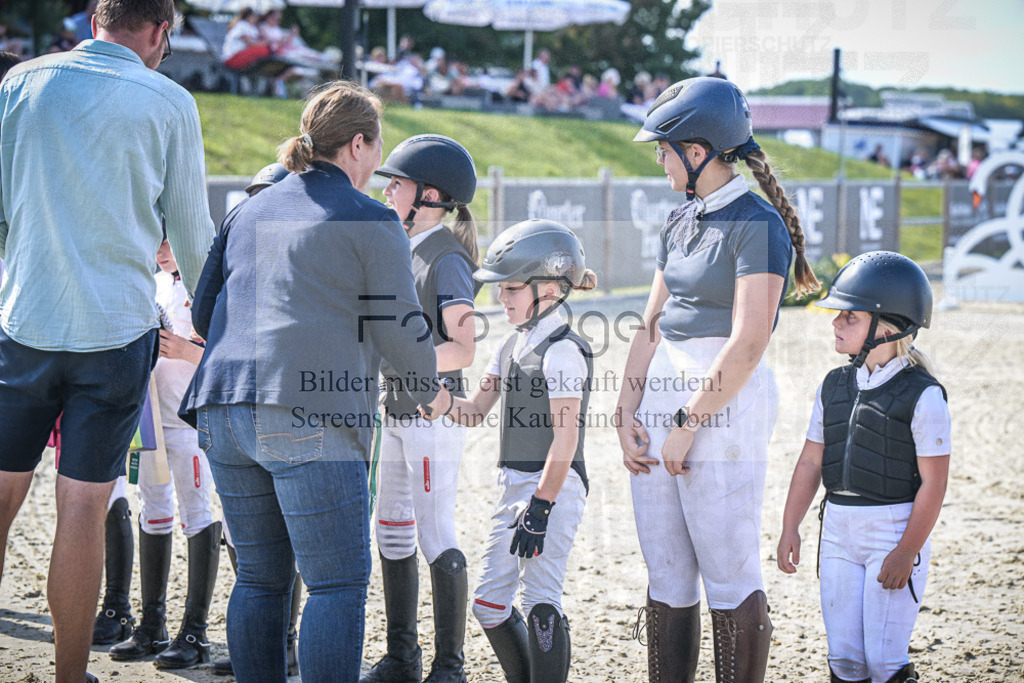 DOS_0031 | Entdecke hochwertige Reitturnierfotos von Foto Oger. Professionell, emotional und authentisch – jetzt Lieblingsmomente im Shop bestellen.Deutschlandweite Turnierfotografie. - Realisiert mit Pictrs.com